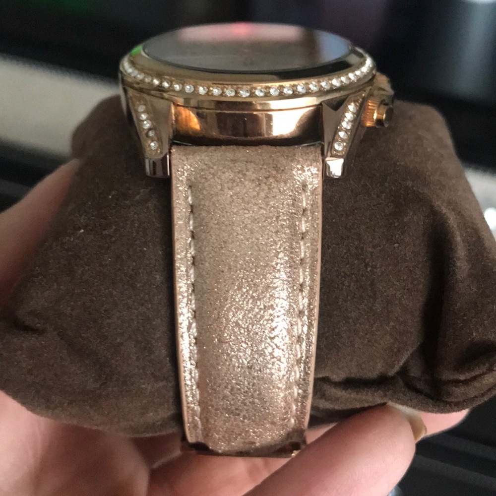 MK Watch - Picture 4 of 4
